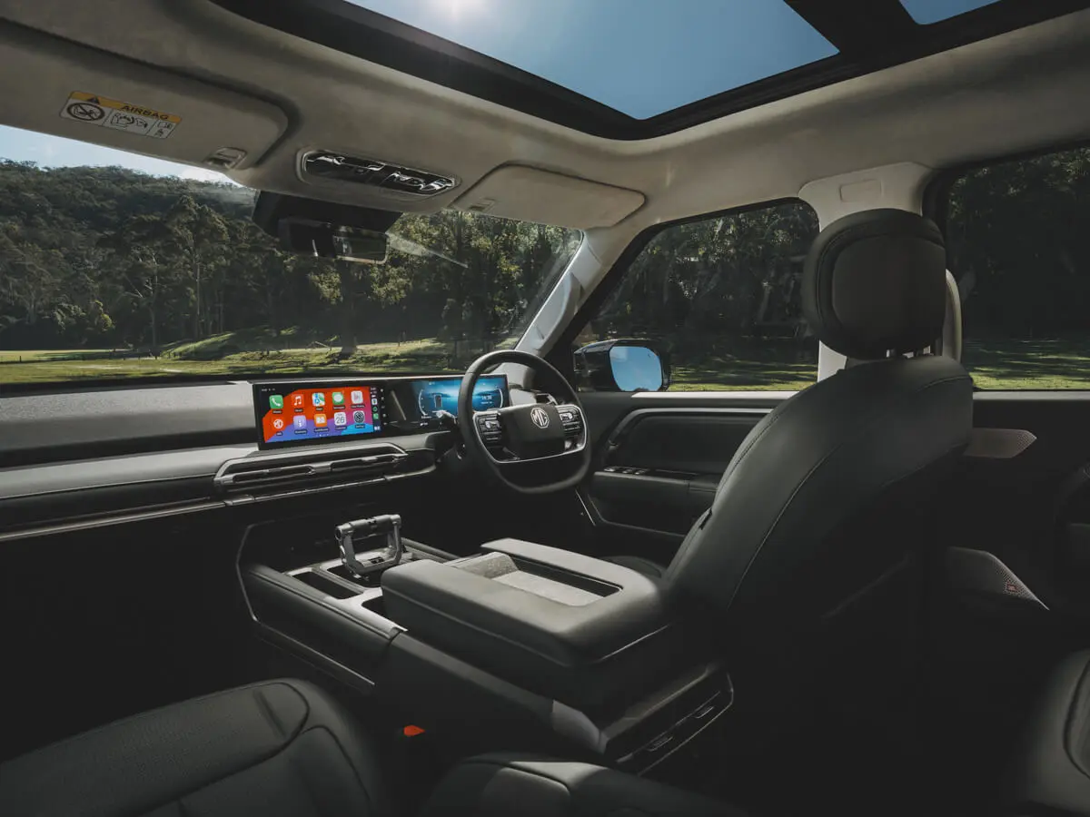 Wireless Apple CarPlay, Android Auto & Wireless Charging